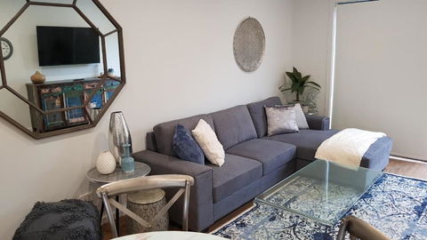 At Home Apartments - Palm Beach Accommodation 3