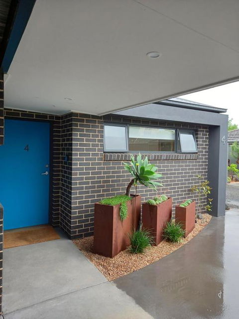 At Home Apartments - Palm Beach Accommodation 1