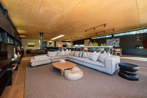 Atlas Retreat - Palm Beach Accommodation 2