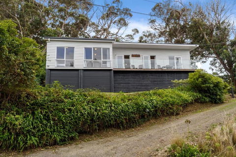 Attunga - Palm Beach Accommodation 0