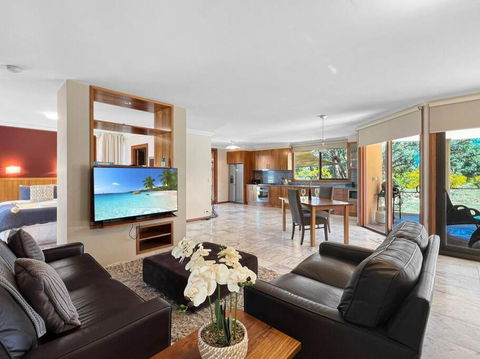 Aurora Cottages - Six Seasons - Palm Beach Accommodation 0