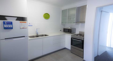 Aussie Resort - Palm Beach Accommodation 4