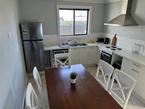 Austin Cottage - Palm Beach Accommodation 2