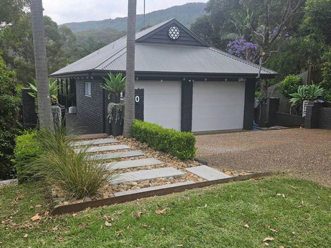 Austinmer Coastal Retreat - Palm Beach Accommodation 0