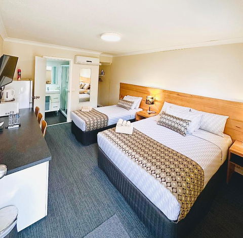 Auto Lodge Motor Inn - Palm Beach Accommodation 2