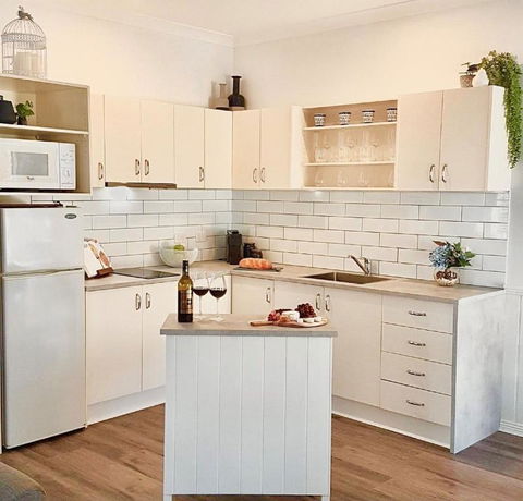 Autumn Beauty - Mountain View Cottage 3 - Palm Beach Accommodation 2