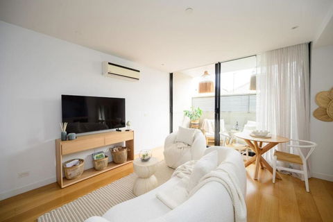 Ava, 100m To Beach - Palm Beach Accommodation 1