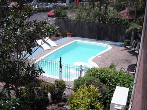 Avaleen Lodge Motor Inn - Palm Beach Accommodation 0