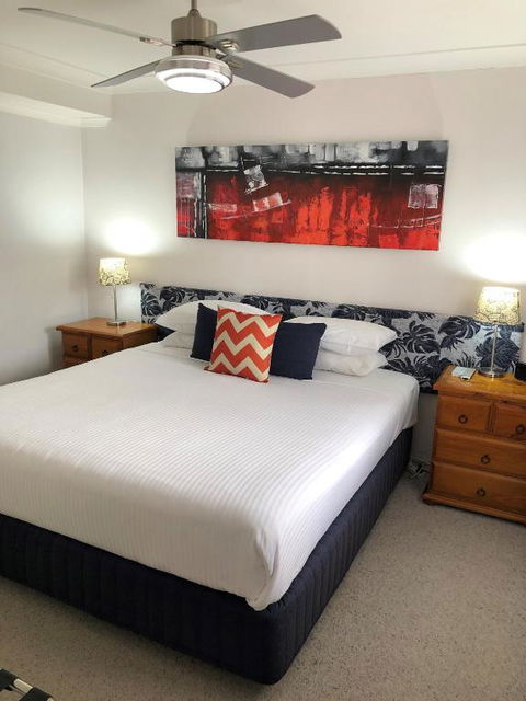 Avaleen Lodge Motor Inn - Palm Beach Accommodation 1