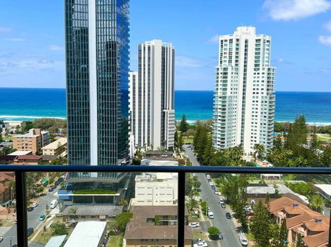 Avani 1904 Beach Views - Palm Beach Accommodation 1
