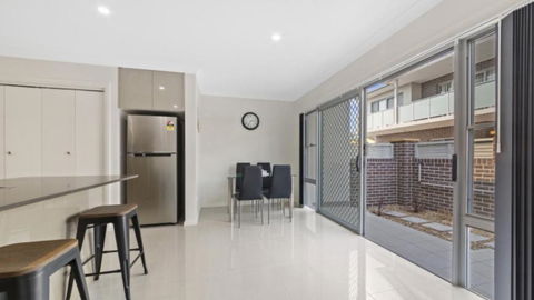 Avani - Modern & Tranquil - Wifi - Palm Beach Accommodation 3