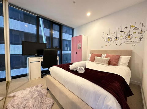 Avant CBD Cozy & Spacious 2BR Residences - Palm Beach Accommodation 0