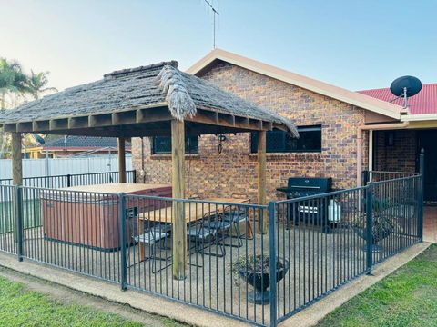 Avoca House - Palm Beach Accommodation 3
