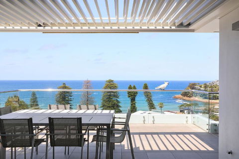 Avoca Views - Palm Beach Accommodation 0