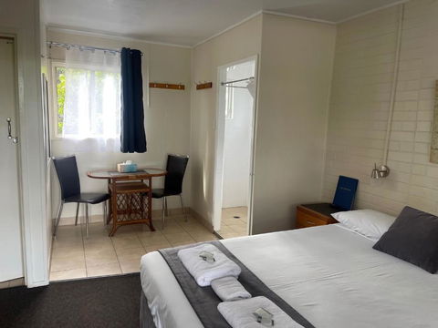 Avocado Motor Inn - Palm Beach Accommodation 0