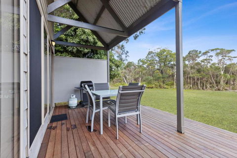 Avon - Waterfront Retreat - Palm Beach Accommodation 1