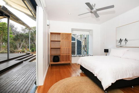 Ayana - Pet Friendly - Directly Opposite Beach - Fireplace - Palm Beach Accommodation 3