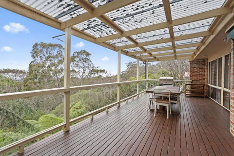 Azimuth - Spacious Family Retreat With City Views - Palm Beach Accommodation 3