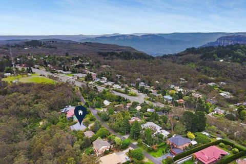 Azimuth - Spacious Family Retreat With City Views - Palm Beach Accommodation 4