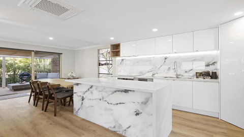Azure - Palm Beach Accommodation 2