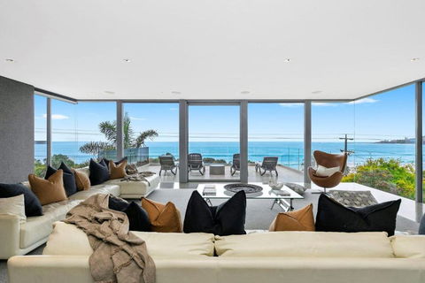 Azure - Palm Beach Accommodation 0