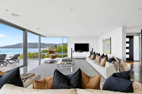 Azure - Palm Beach Accommodation 1