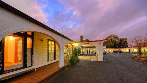 Azalea Motel - Palm Beach Accommodation 0