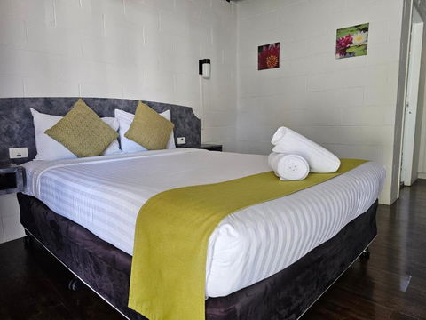 Azalea Motel - Palm Beach Accommodation 2