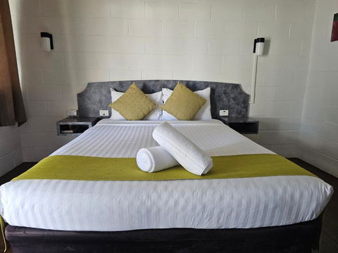 Azalea Motel - Palm Beach Accommodation 1
