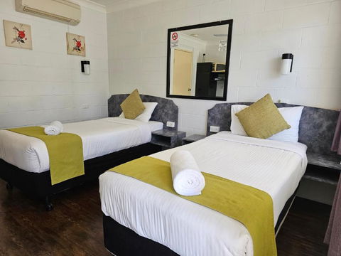 Azalea Motel - Palm Beach Accommodation 4