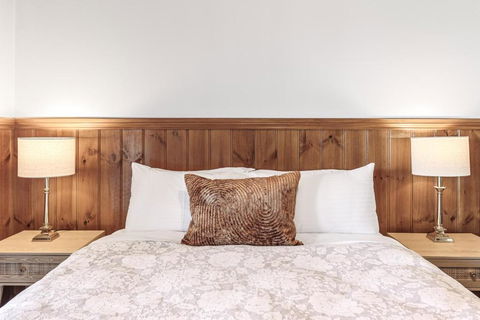 Apollo Bay Cottages- Hopetoun - Palm Beach Accommodation 4