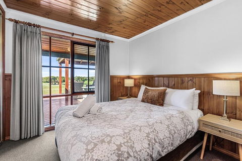 Apollo Bay Cottages- Hopetoun - Palm Beach Accommodation 2