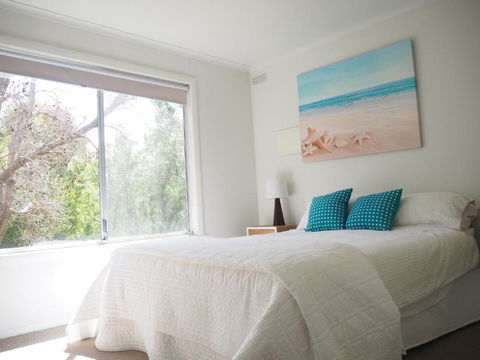 At The Beach - Palm Beach Accommodation 4