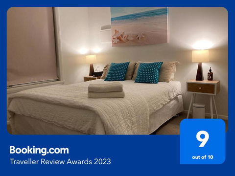 At The Beach - Palm Beach Accommodation 1