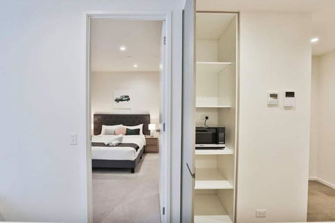Australia108 Stylish Apartments Southbank LaMaison - Palm Beach Accommodation 4