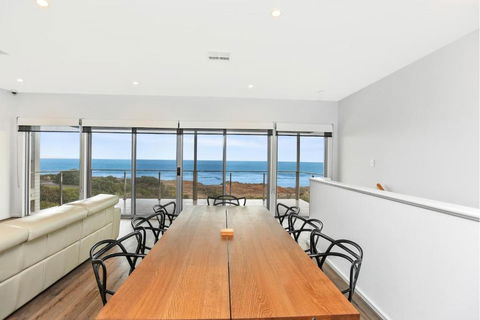 Avaya Sellicks Beachfront Getaway- Wifi - Palm Beach Accommodation 0