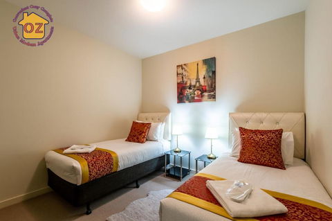 Aussie Escape Apartments-Skyline Collins Tower - Palm Beach Accommodation 4