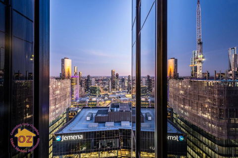 Aussie Escape Apartments-Skyline Collins Tower - Palm Beach Accommodation 0