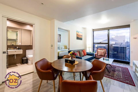 Aussie Escape Apartments-Skyline Collins Tower - Palm Beach Accommodation 1