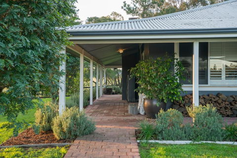 Argentille Boutique Accommodation - Palm Beach Accommodation 3