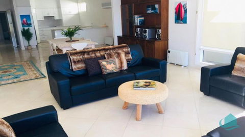 Azure Vista - Palm Beach Accommodation 3