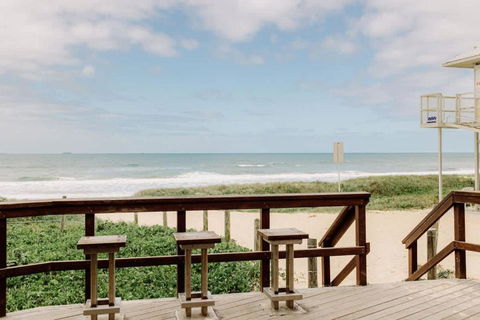 Azzure Bliss At Bokarina Beach - Palm Beach Accommodation 4
