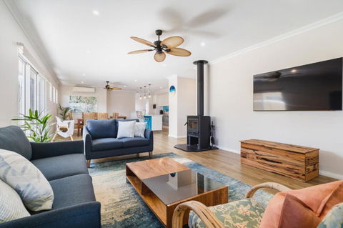 AZZURE On WATERVILLE - Palm Beach Accommodation 3