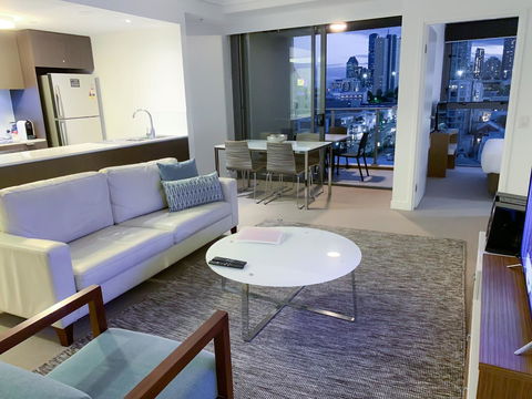 M&A Apartments - Palm Beach Accommodation 16