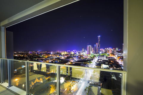 M&A Apartments - Palm Beach Accommodation 13