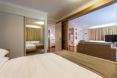 Eastgate On The Range Motel - Palm Beach Accommodation 12