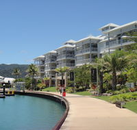 Boathouse Port of Airlie - Palm Beach Accommodation