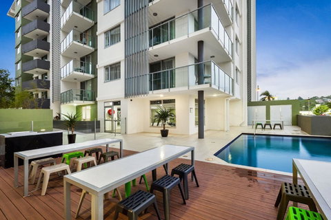 Quest Breakfast Creek - Palm Beach Accommodation 6
