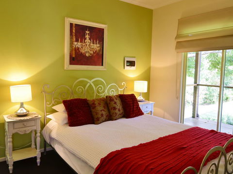 Apple Tree Cottage Montville - Palm Beach Accommodation 18