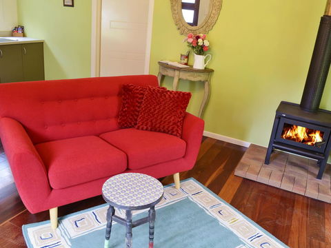 Apple Tree Cottage Montville - Palm Beach Accommodation 17